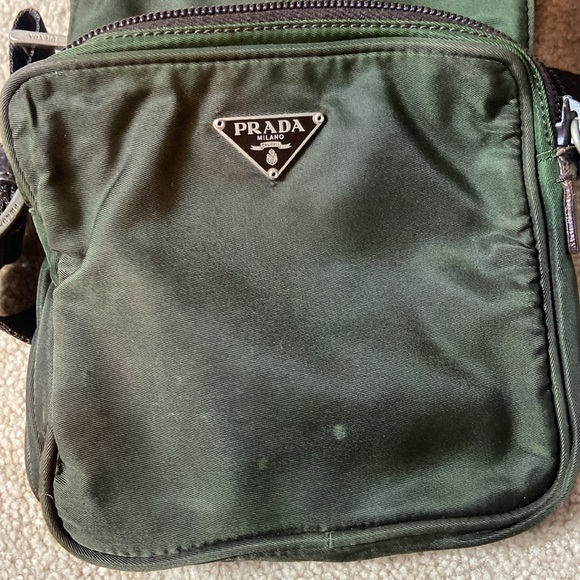 PRADA DARK GREEN NYLON CROSSBODY MESSENGER SHOULDER BAG - Picture 4 of 9